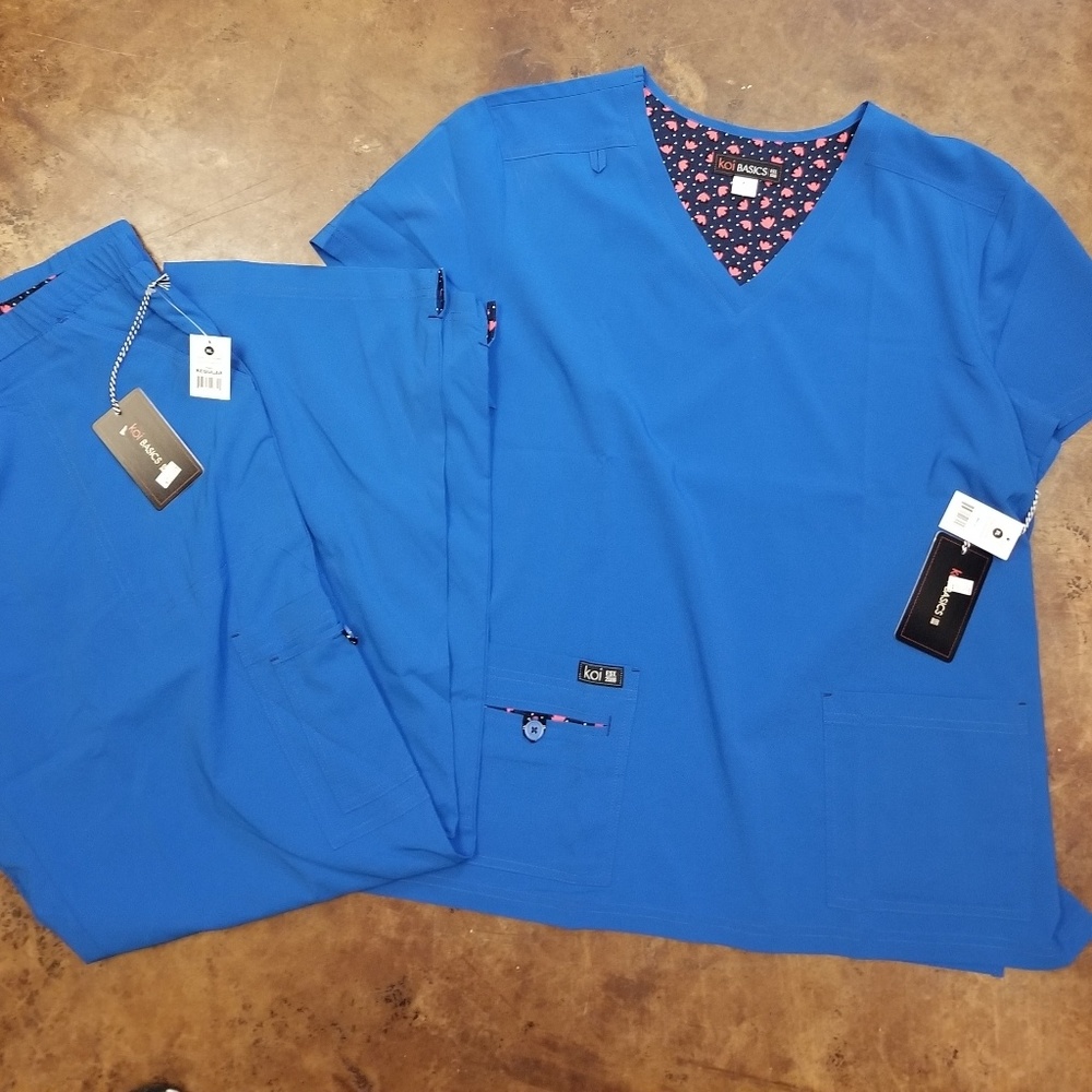 Koi Basics scrub set